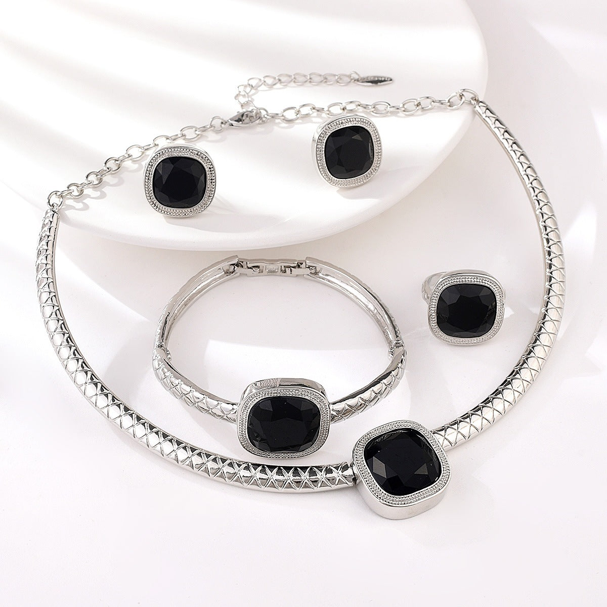 Fashion Luxury Necklace Earrings Jewelry Set